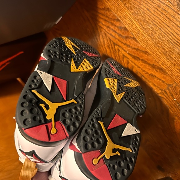 Retro 7 Cardinal